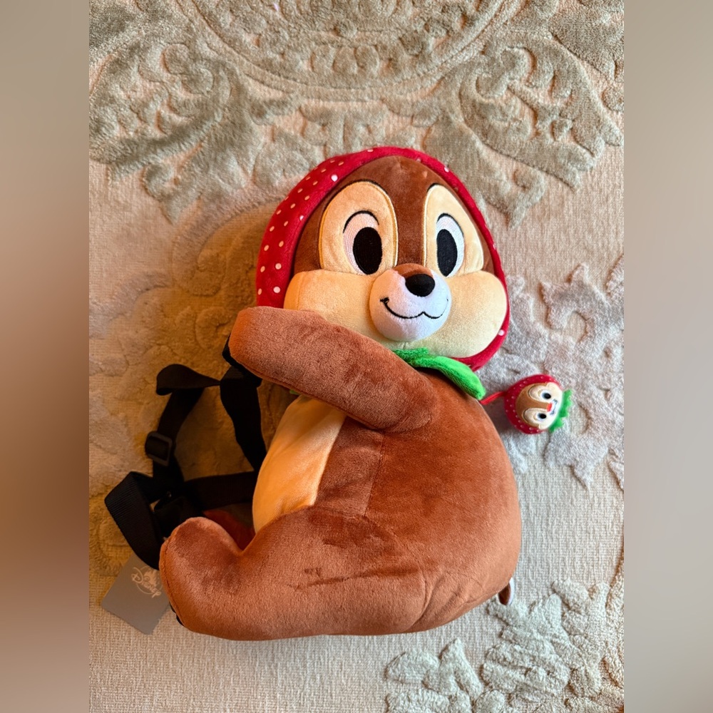 Disney Shanghaj Chip & Dale chipmunk plush Strawberry backpack  plush BNWT